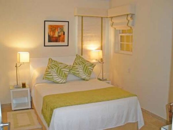 Barbados Condo 958283