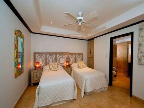 Barbados Condo 958295