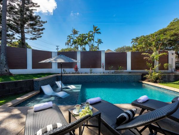 Just 40 Steps to Beach Four Bedroom Kapalua Vacation Home