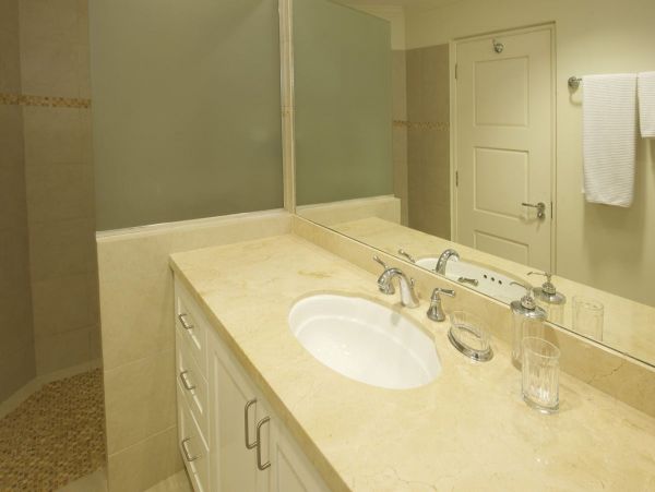 Barbados Condo 958325