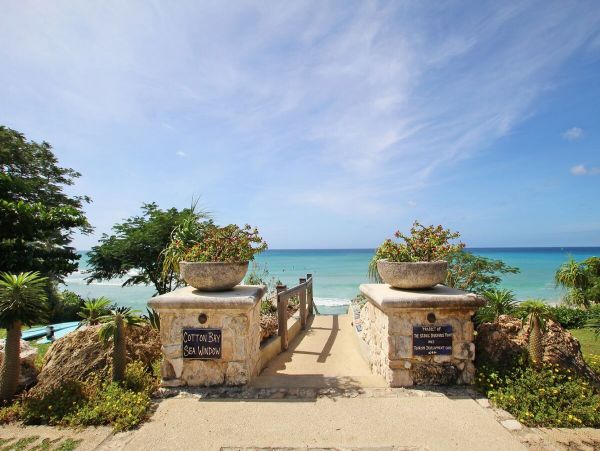 Luxurious Oceanfront Villa in Barbados