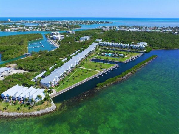 Direct Gulf Front End Unit Private Community in The Florida Keys