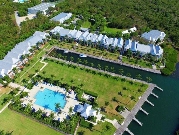 Direct Gulf Front End Unit Private Community in The Florida Keys