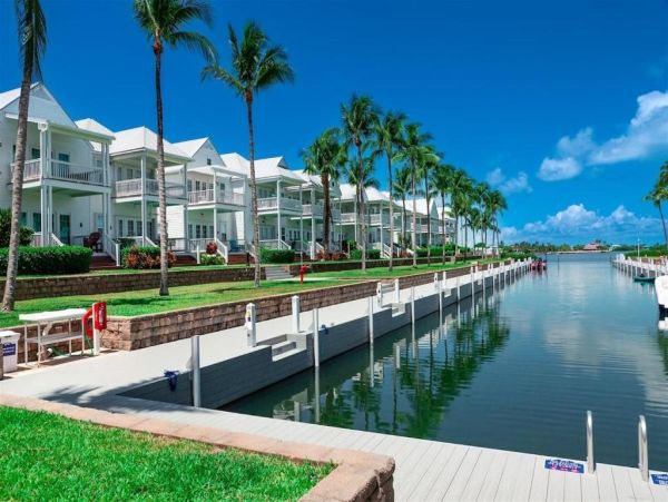 Direct Gulf Front End Unit Private Community in The Florida Keys