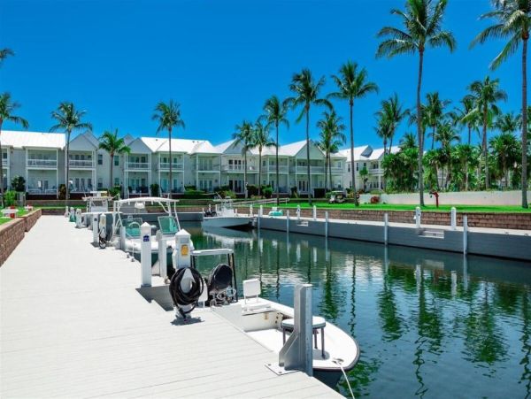 Direct Gulf Front End Unit Private Community in The Florida Keys
