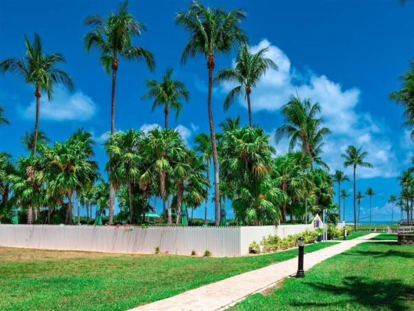 Direct Gulf Front End Unit Private Community in The Florida Keys