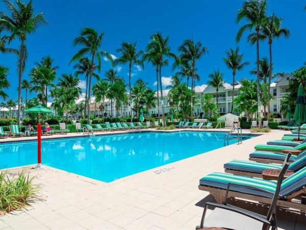 Direct Gulf Front End Unit Private Community in The Florida Keys