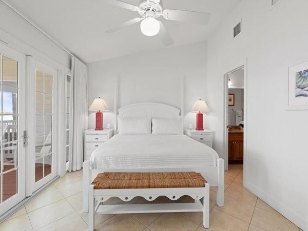 Direct Gulf Front End Unit Private Community in The Florida Keys