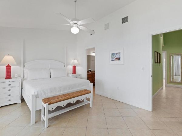 Direct Gulf Front End Unit Private Community in The Florida Keys