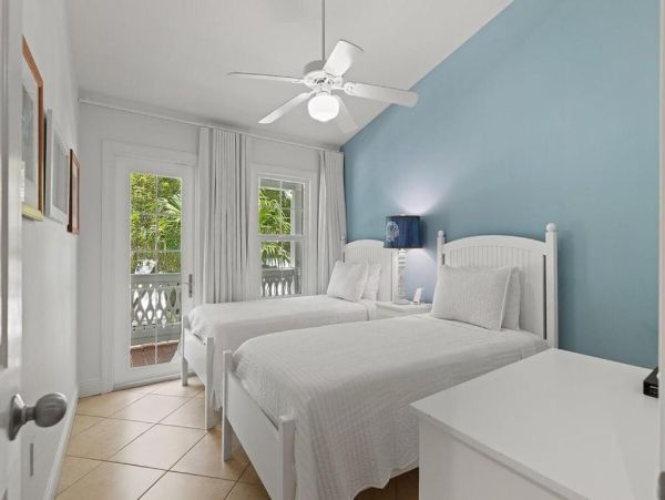 Direct Gulf Front End Unit Private Community in The Florida Keys