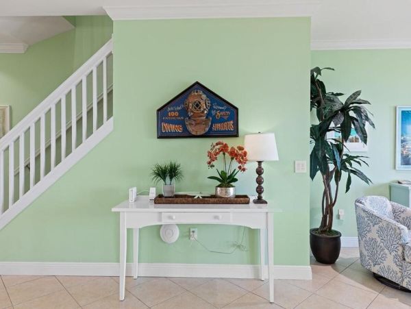 Direct Gulf Front End Unit Private Community in The Florida Keys