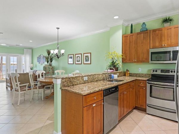 Direct Gulf Front End Unit Private Community in The Florida Keys
