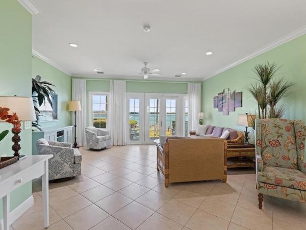 Direct Gulf Front End Unit Private Community in The Florida Keys
