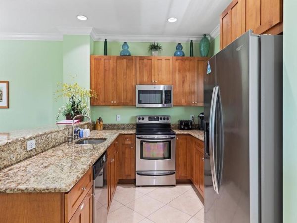 Direct Gulf Front End Unit Private Community in The Florida Keys