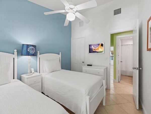 Direct Gulf Front End Unit Private Community in The Florida Keys