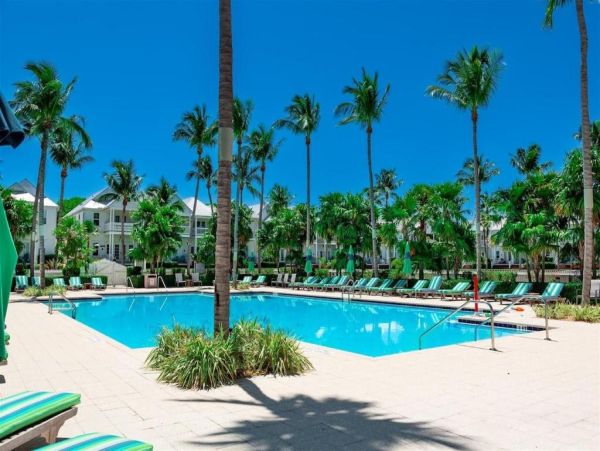 Direct Gulf Front End Unit Private Community in The Florida Keys