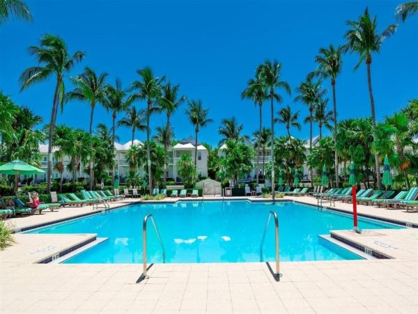 Direct Gulf Front End Unit Private Community in The Florida Keys