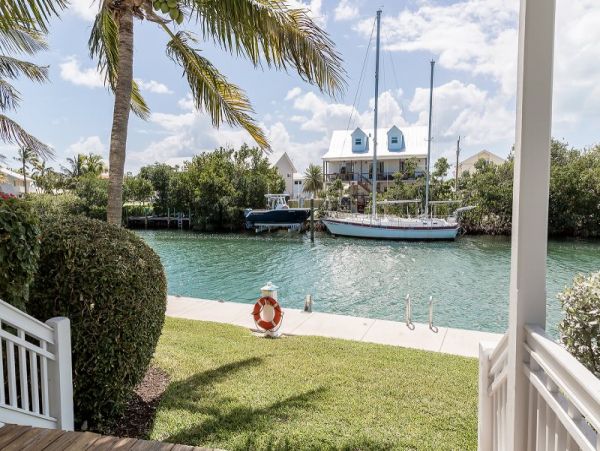 Short Walk to Beach Marathon Vacation Home Three Bedroom
