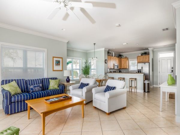 Short Walk to Beach Marathon Vacation Home Three Bedroom