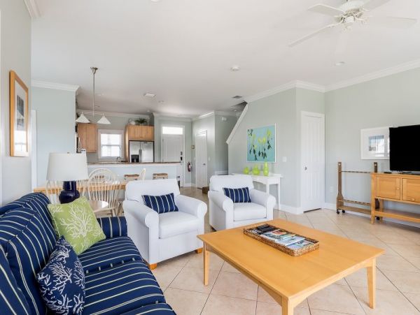 Short Walk to Beach Marathon Vacation Home Three Bedroom