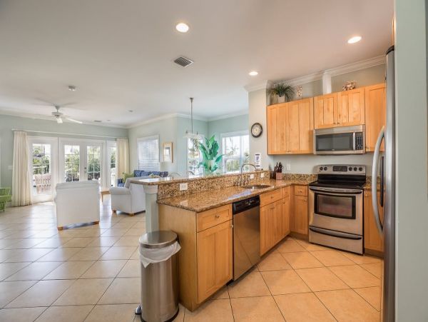 Short Walk to Beach Marathon Vacation Home Three Bedroom