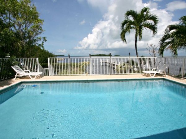 Florida Keys Three Bedroom Vacation. Pool Home Sleeps 8