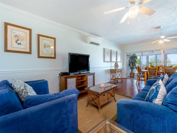 Florida Keys Three Bedroom Vacation. Pool Home Sleeps 8