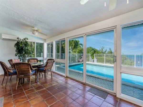 Florida Keys Three Bedroom Vacation. Pool Home Sleeps 8