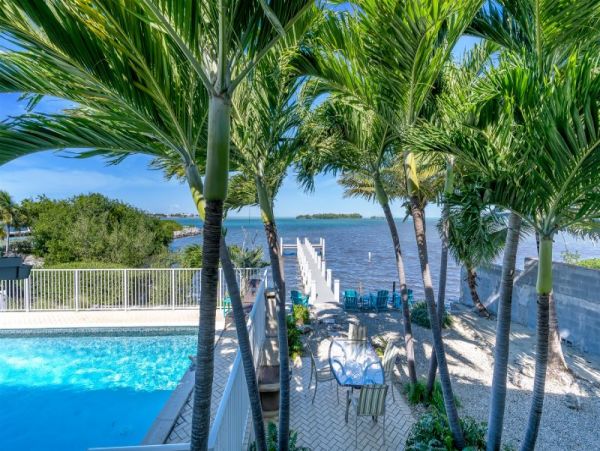Florida Keys Three Bedroom Vacation. Pool Home Sleeps 8