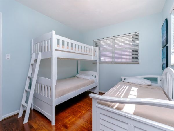 Florida Keys Three Bedroom Vacation. Pool Home Sleeps 8