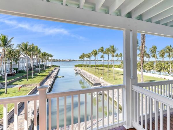 Luxury Townhome Magnificent Gulf Views