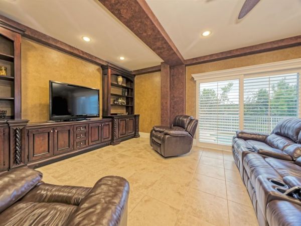 Marathon Luxury 4 Bedroom Canal Vacation Home Walk to Beach