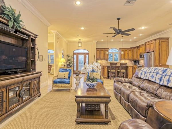 Marathon Luxury 4 Bedroom Canal Vacation Home Walk to Beach