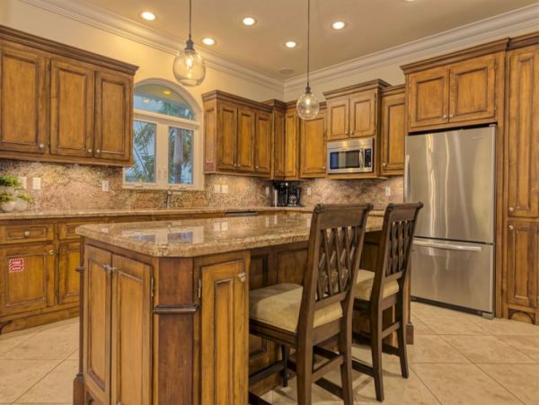 Marathon Luxury 4 Bedroom Canal Vacation Home Walk to Beach