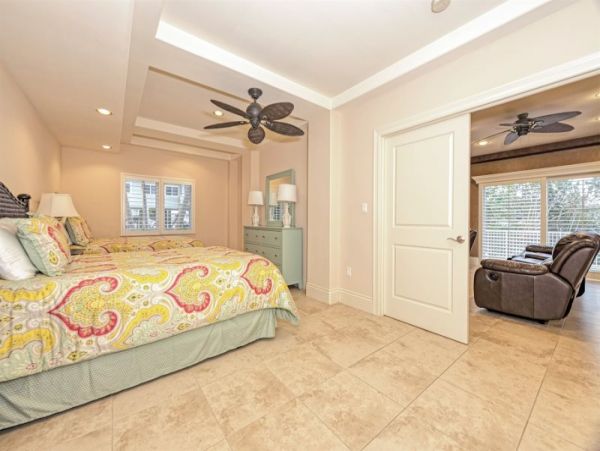 Marathon Luxury 4 Bedroom Canal Vacation Home Walk to Beach