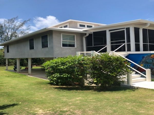 Bahamas Home 958525