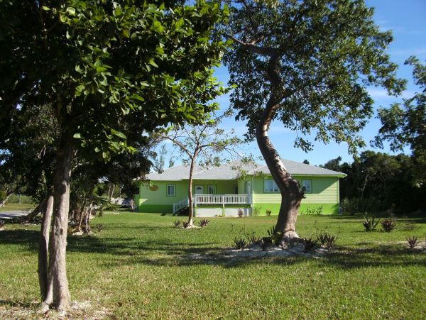 Bahamas Home 958528