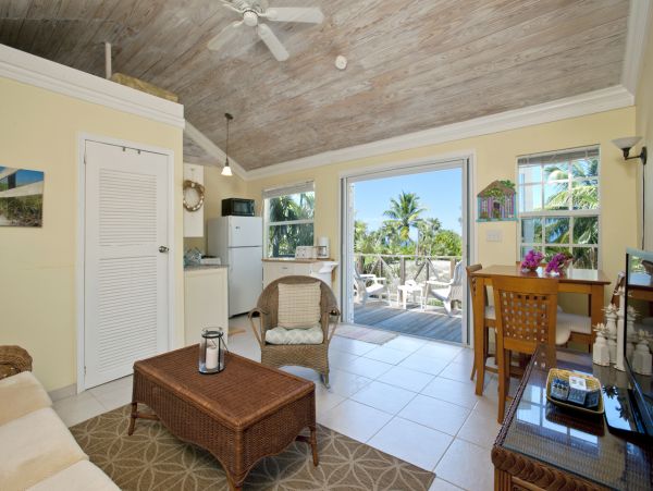Bahamas Home 958532