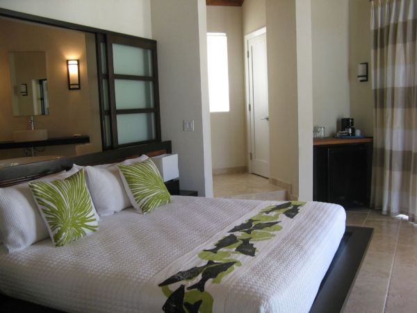 Bahamas Beachfront Villa Rental - Luxury Eleuthera Bungalow on Pink Sand Beach
