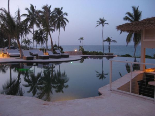 Bahamas Beachfront Villa Rental - Luxury Eleuthera Bungalow on Pink Sand Beach