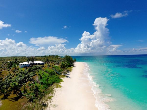 Bahamas Beach Front Twelve Bedrooms Estate