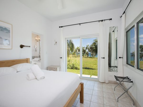 Bahamas Beach Front Twelve Bedrooms Estate