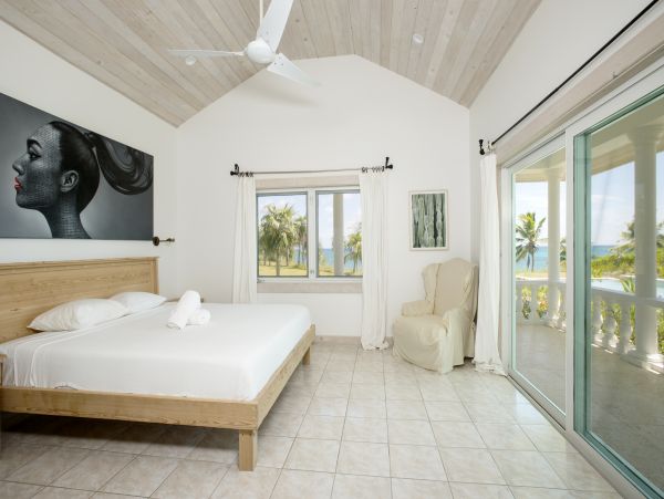 Bahamas Beach Front Twelve Bedrooms Estate