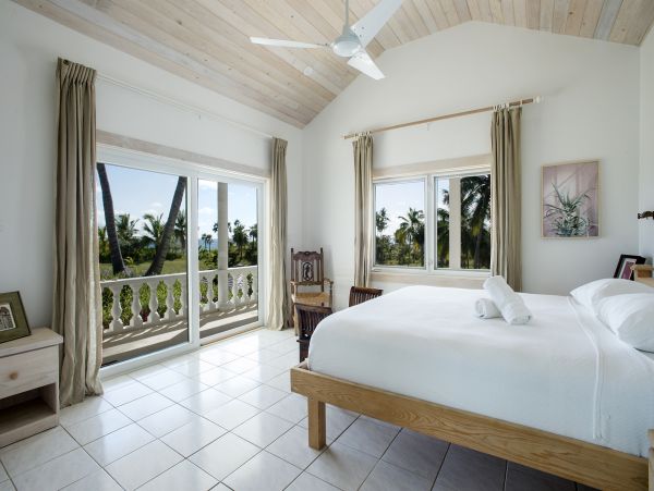 Bahamas Beach Front Twelve Bedrooms Estate
