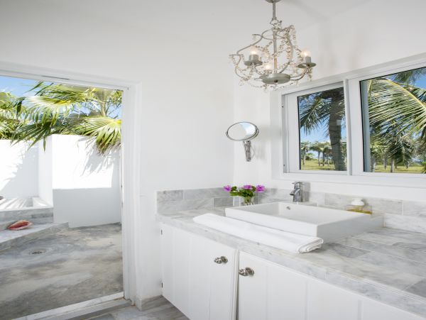 Bahamas Beach Front Twelve Bedrooms Estate