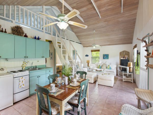 Bahamas Home 958535