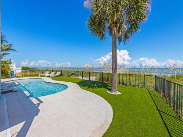 Beachfront Anna Maria Island Vacation Home Sleeps 6 Guests