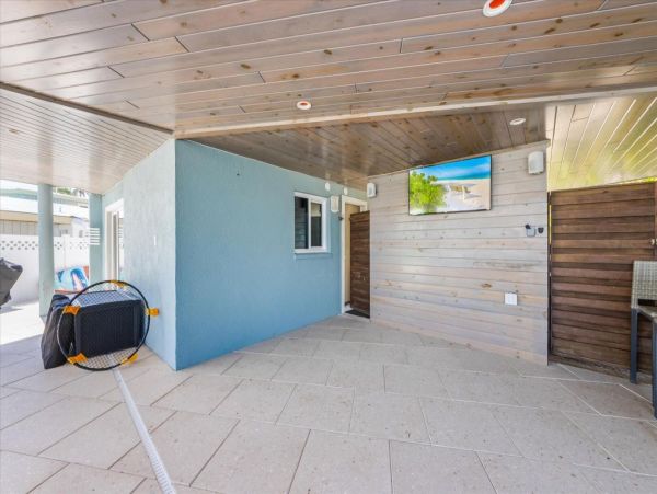 Beachfront Anna Maria Island Vacation Home Sleeps 6 Guests