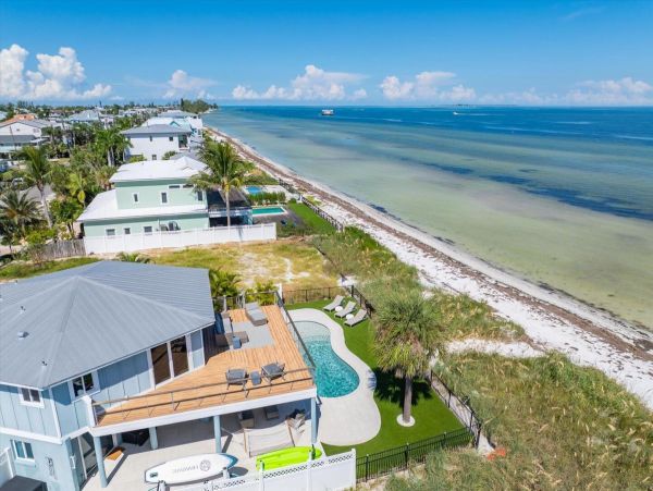 Beachfront Anna Maria Island Vacation Home Sleeps 6 Guests
