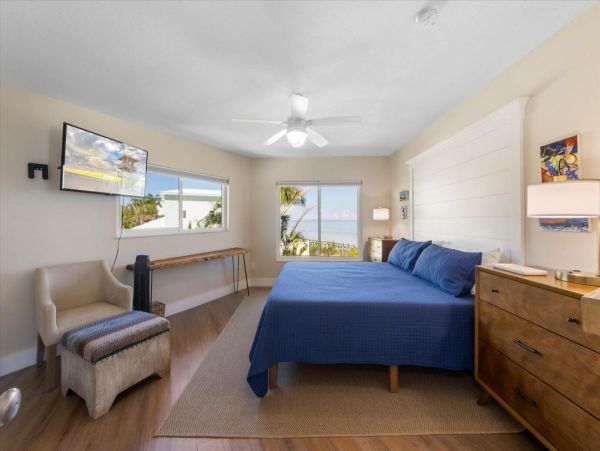Beachfront Anna Maria Island Vacation Home Sleeps 6 Guests